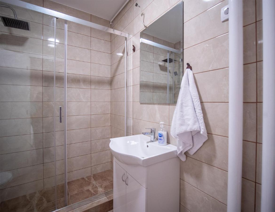 Apartman Sara Apartment Novi Sad Exterior foto