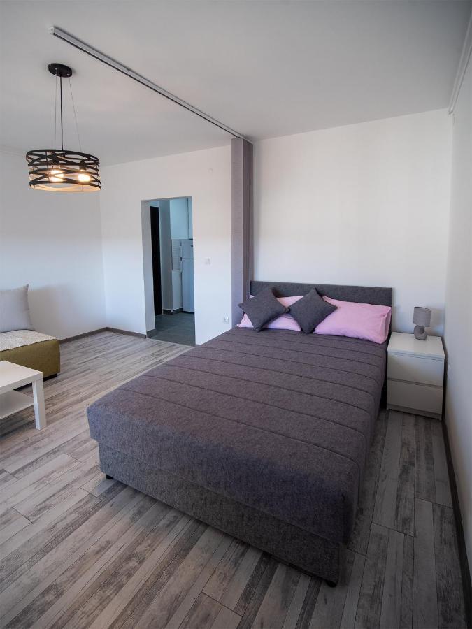 Apartman Sara Apartment Novi Sad Exterior foto