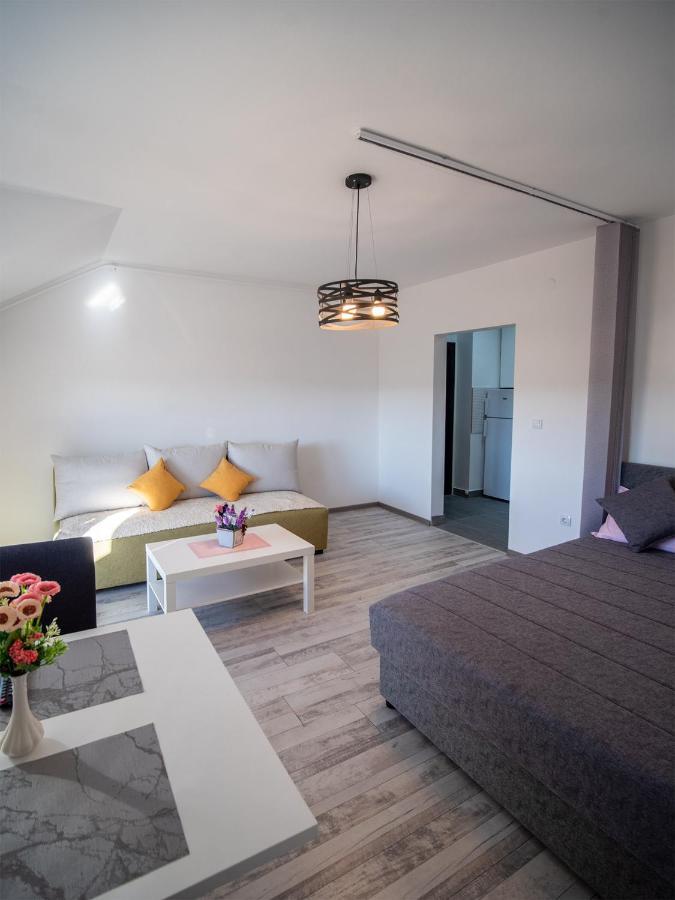 Apartman Sara Apartment Novi Sad Exterior foto