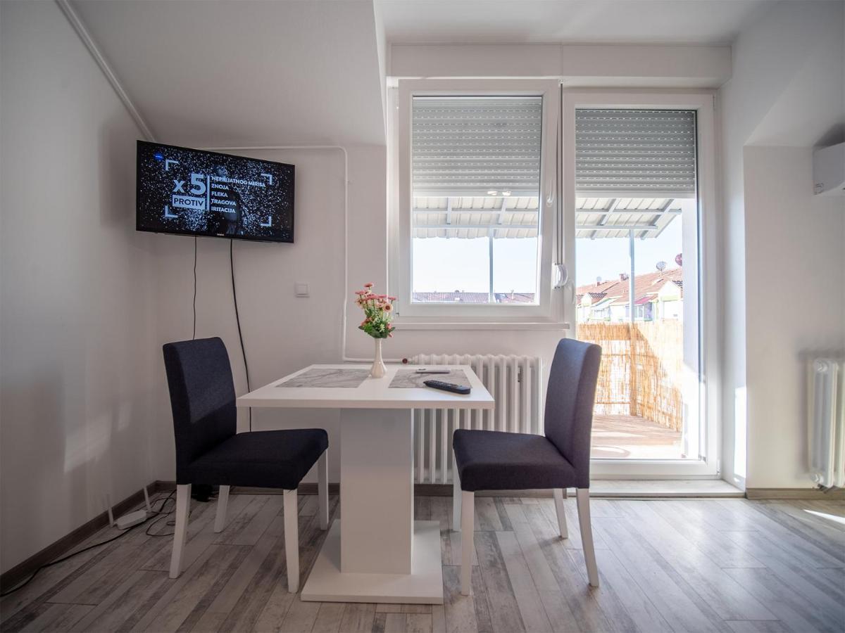 Apartman Sara Apartment Novi Sad Exterior foto