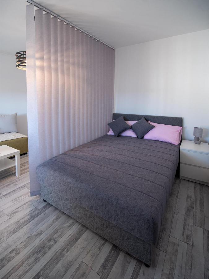 Apartman Sara Apartment Novi Sad Exterior foto
