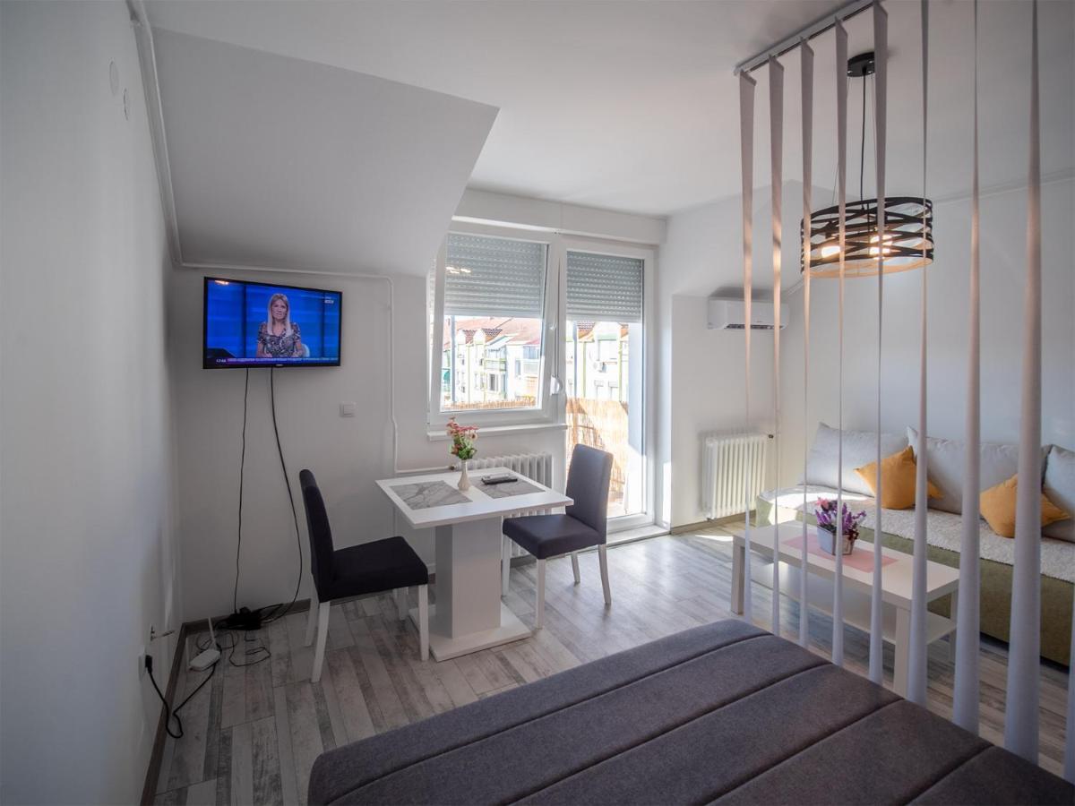 Apartman Sara Apartment Novi Sad Exterior foto